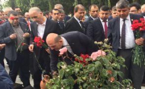 Bakan Soylu Soma Maden Şehitliğini Ziyaret Etti