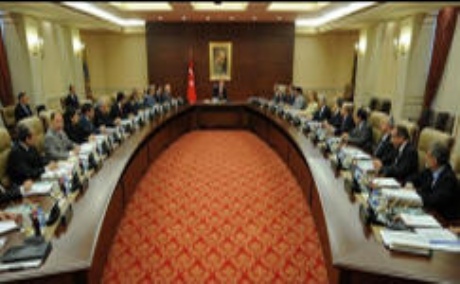 BAŞBAKAN DEVREYE GİRDİ TOPLU İŞ YASASI ÖNE ÇEKİLDİ