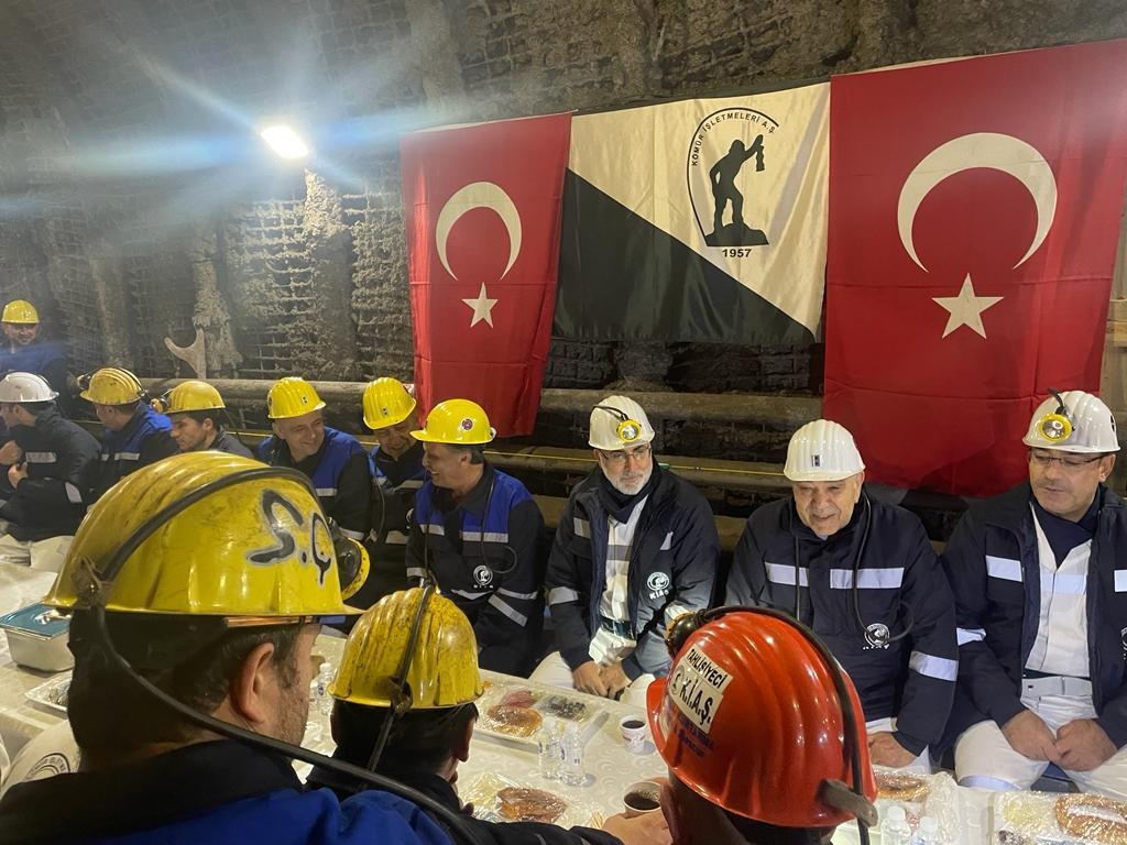  Çalışma ve Sosyal Güvenlik Bakanı Işıkhan ve Genel Başkanımız Akçul Yeraltında Üyelerimizle Bir Araya Geldi