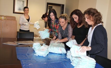 CANBEBE'DEN SOMALI BEBEKLERE 53 BİN BEBEK BEZİ