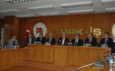 ENERJİ BAKANI İLE SORUNLAR GÖRÜŞÜLDÜ