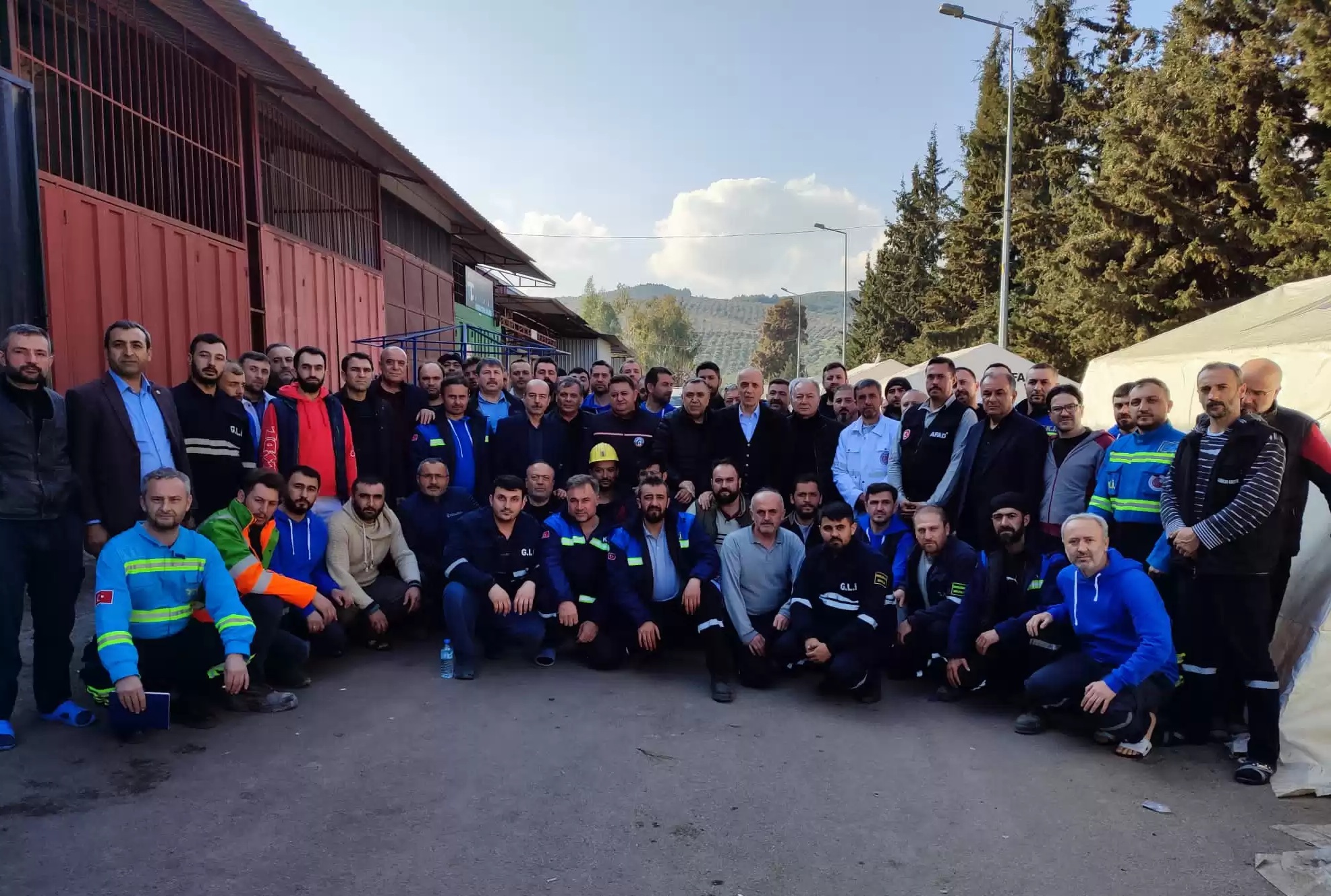Genel Başkanımız Akçul Türk-İş Genel Başkanı Atalay İle Deprem Bölgesinde Bir Araya Geldi