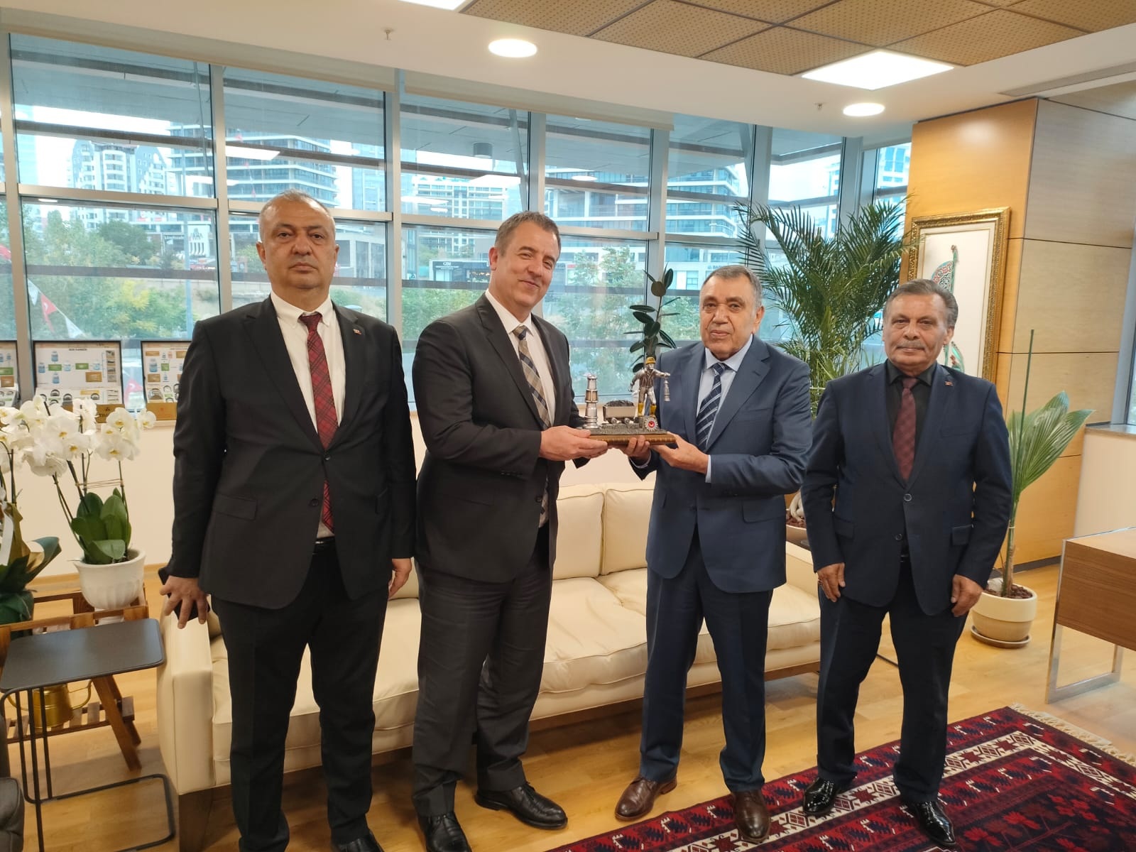 Genel Başkanımız Nurettin Akçul ETİ Maden Genel Müdürü         Yalçın Aydin'i Ziyaret Etti