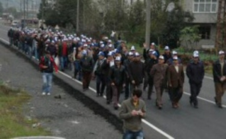 GREVE İKİ GÜN KALA ANLAŞMA: ÇAYELİ BAKIR İŞLETMESİ SÖZLEŞMESİ BAĞITLANDI