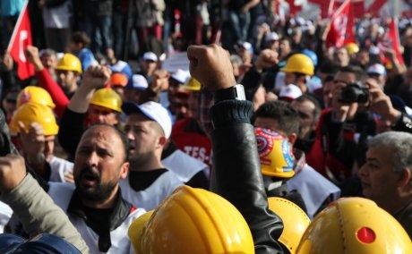 KIDEM TAZMİNATI 'ŞİMDİLİK' RAFA KALKTI