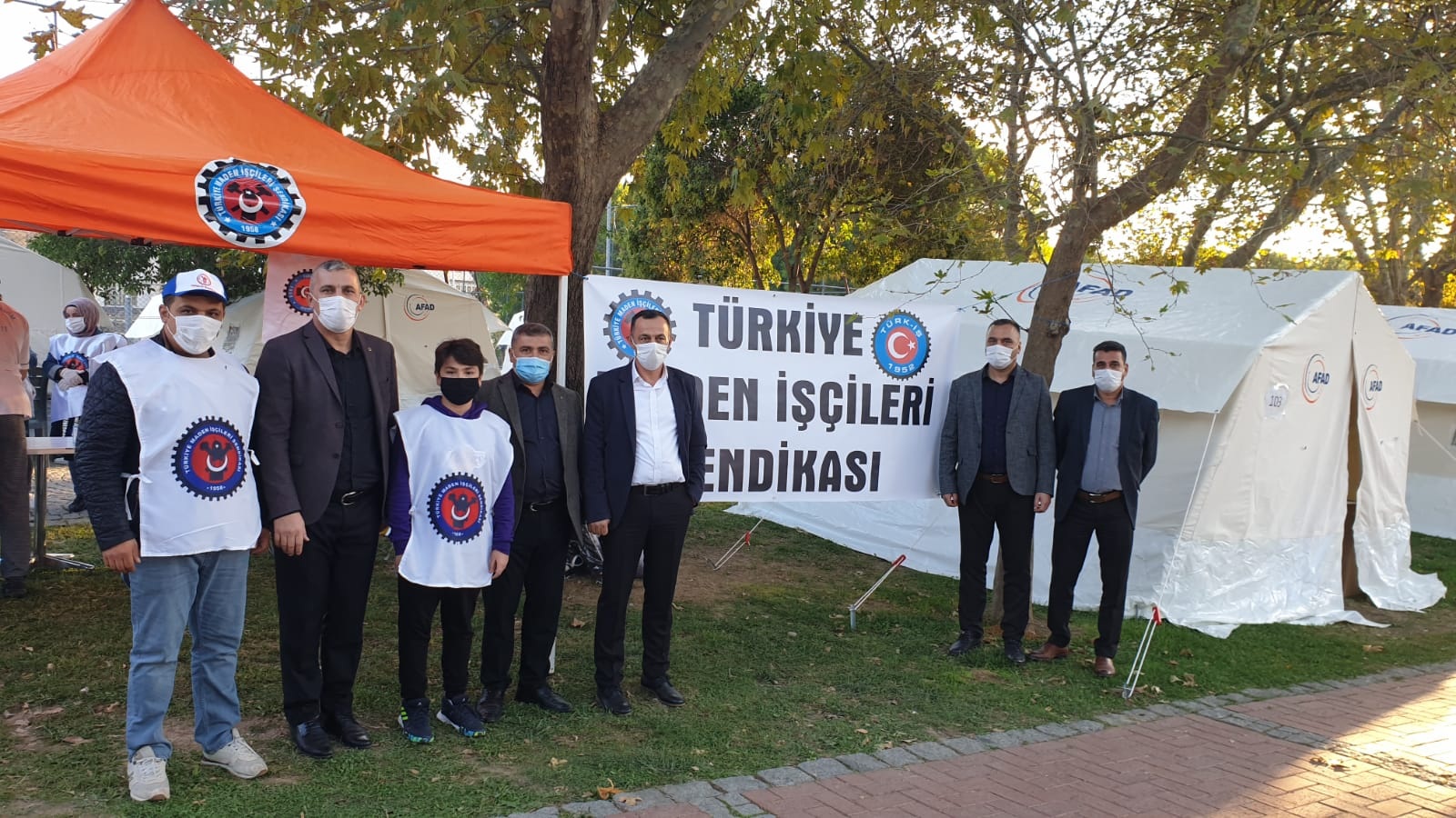Sendikamız Depremzedeler İçin Yardım Çadırı Kurdu