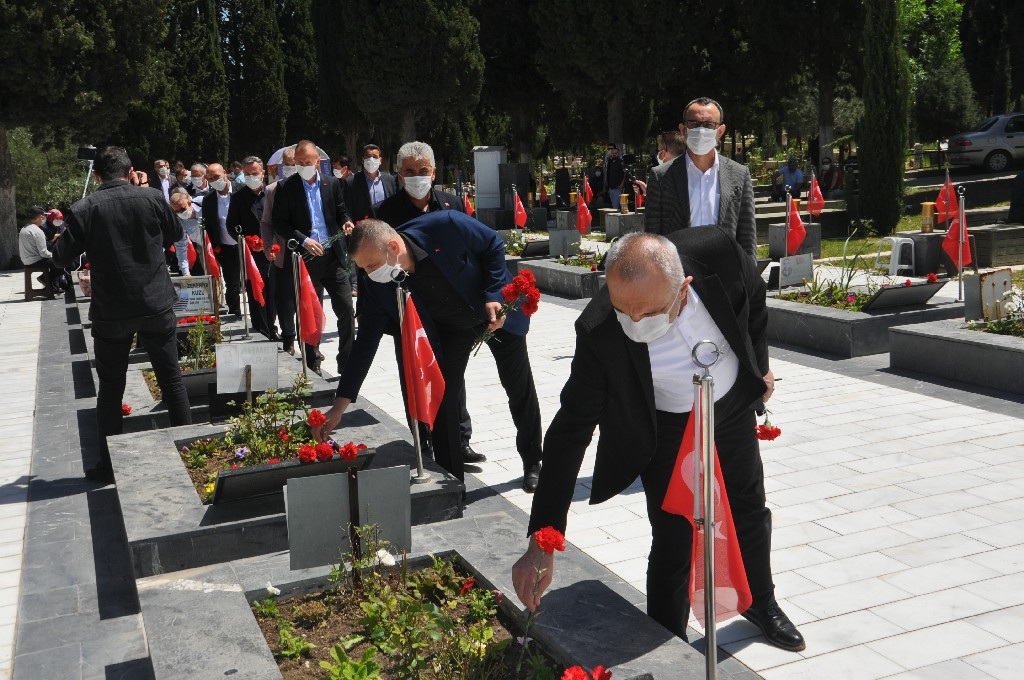 Soma'da Madenci Şehitlerimizi Andık