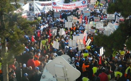 ÜYELERİMİZDEN KAYSERİ'DE KİTLESEL BASIN AÇIKLAMASI