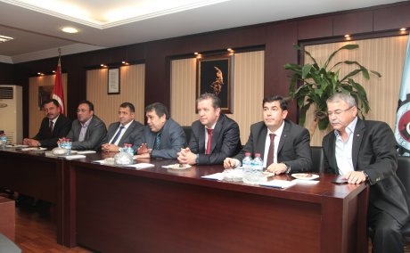 YÖNETİM KURULU SUÇLAMALARA CEVAP VERİYOR